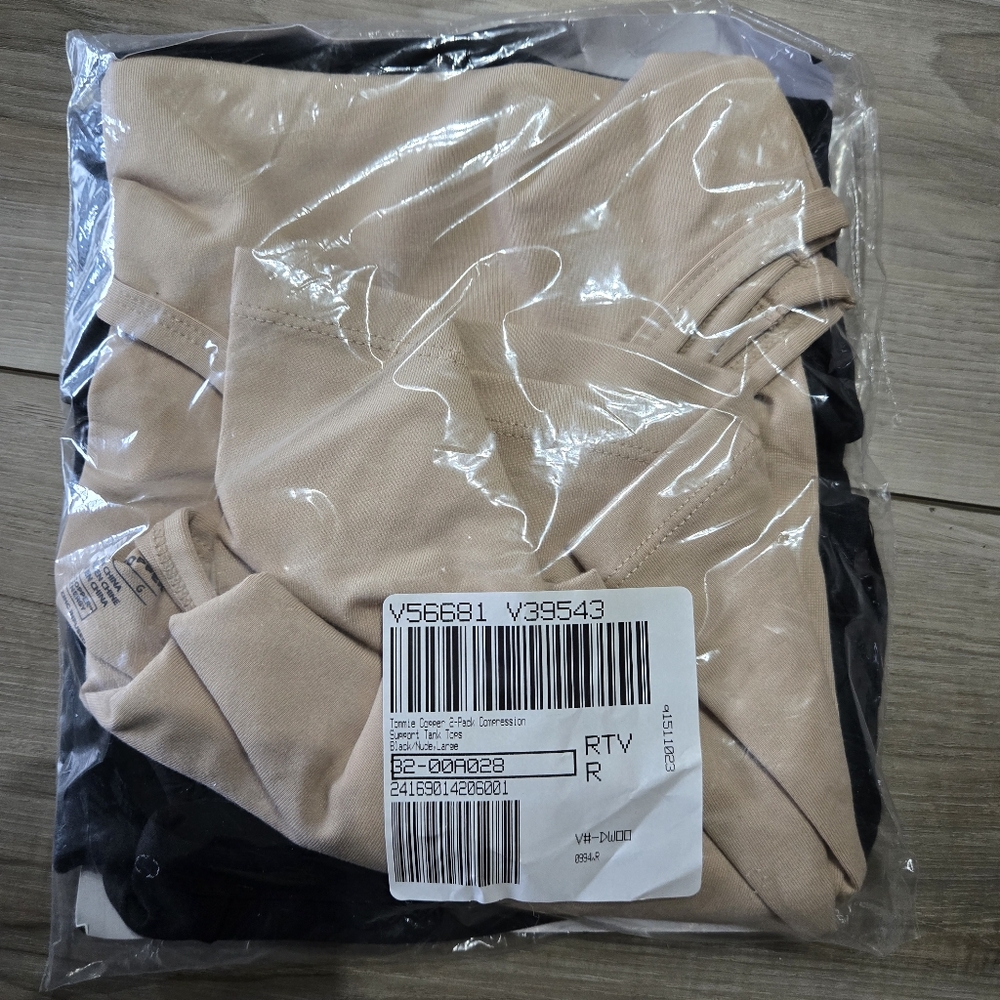 Tommie Copper 2 Pack  Black and Nude Compression Tanks - Picture 2 of 7
